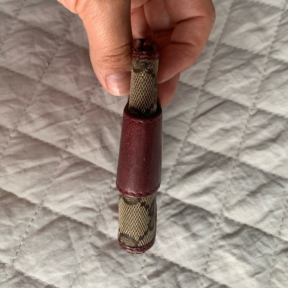 Authentic Gucci key case - Picture 7 of 12